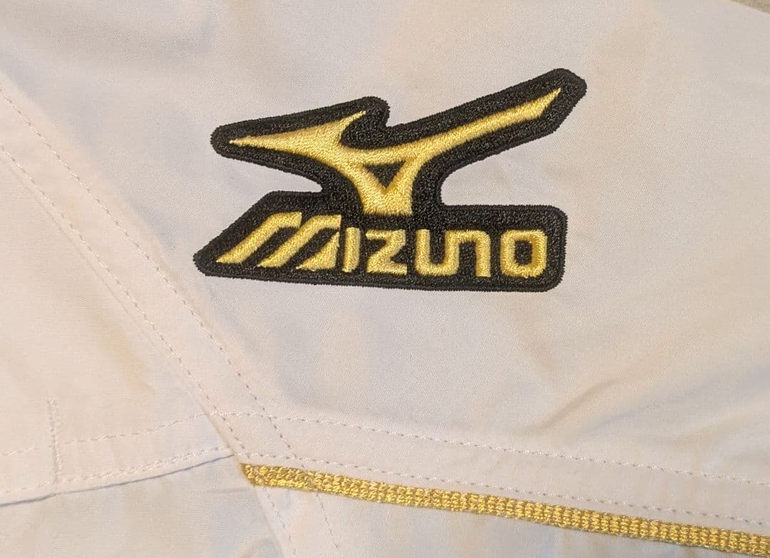 Mizuno Proミズノプロ 金白ジャージ上下セット 野球　新品