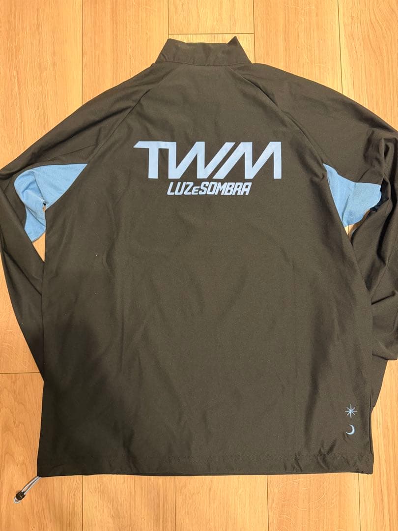 【新品に近い】Luz e Sombra TWM ドライハーフジップトップ　S