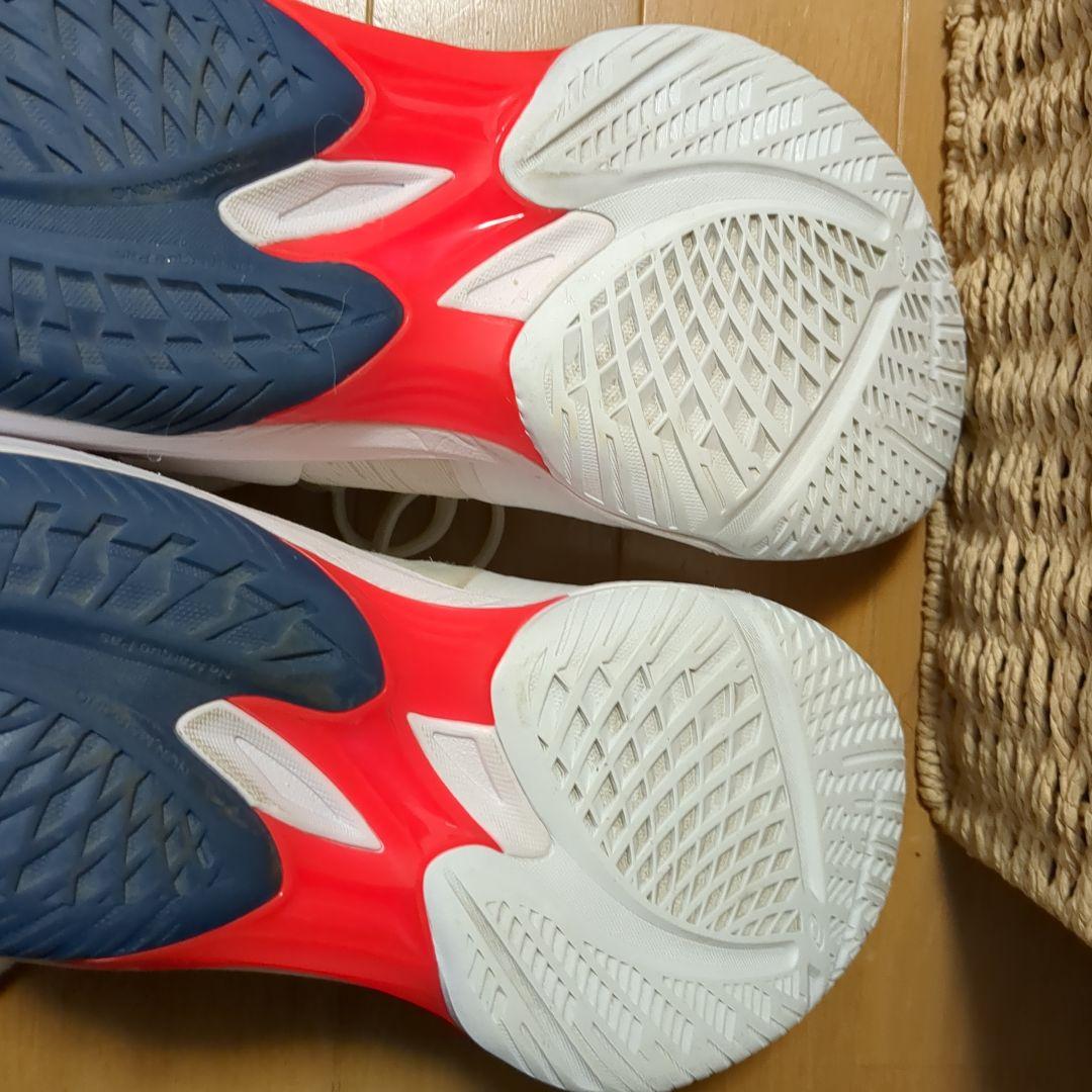 ASICS バレーボールシューズ ホワイト/ネイビー/レッド、　サイズ26cm