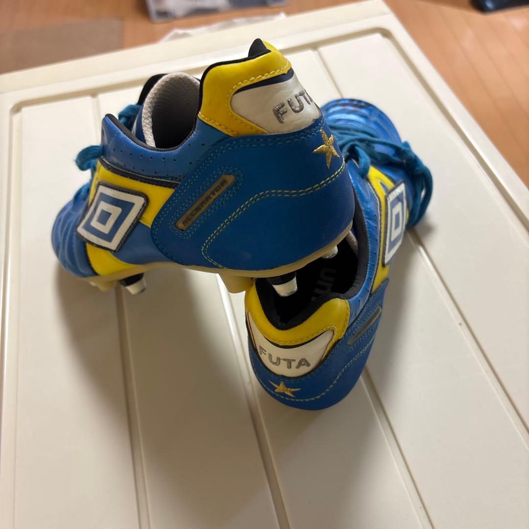 Umbro FUTA スパイクシューズ 青/黄