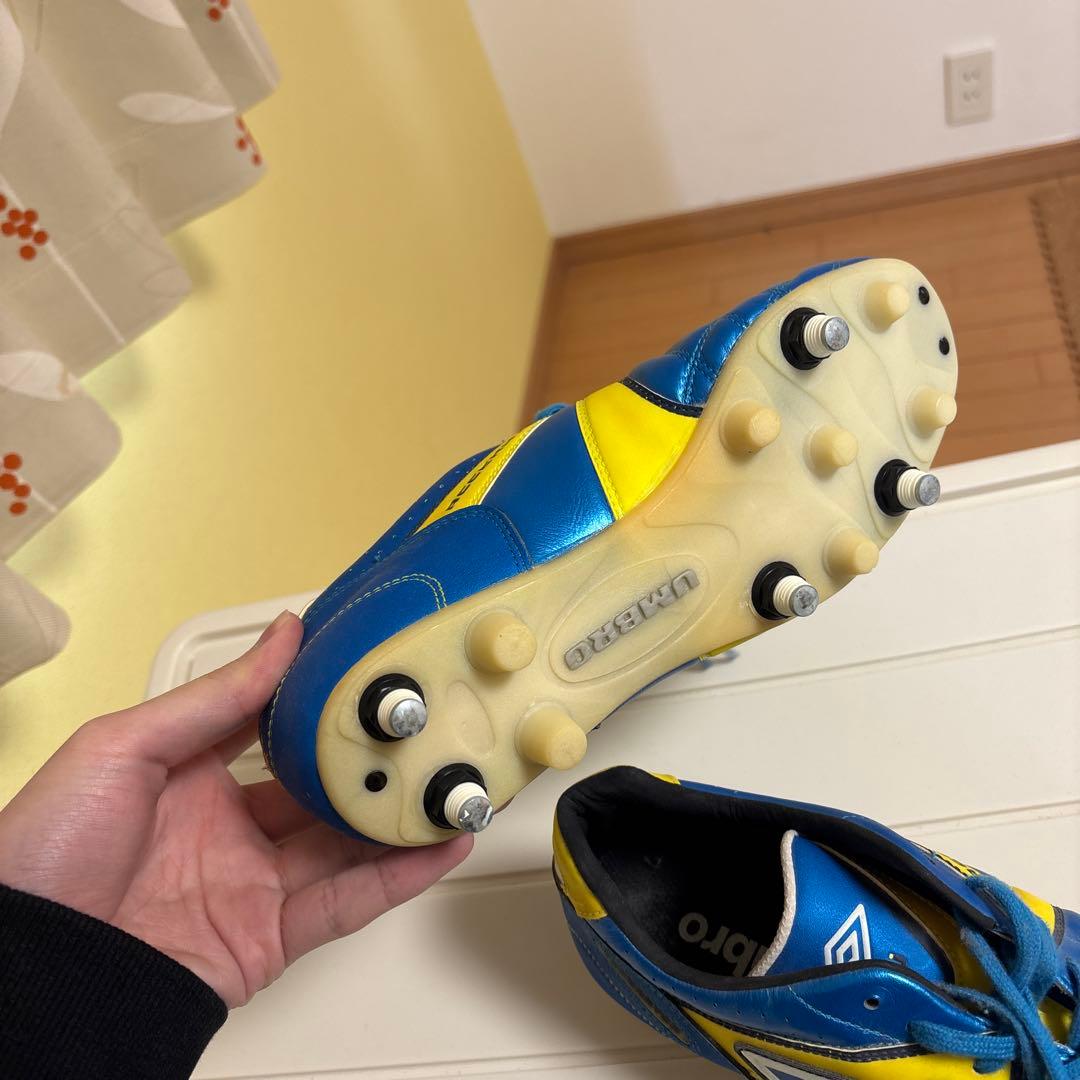 Umbro FUTA スパイクシューズ 青/黄
