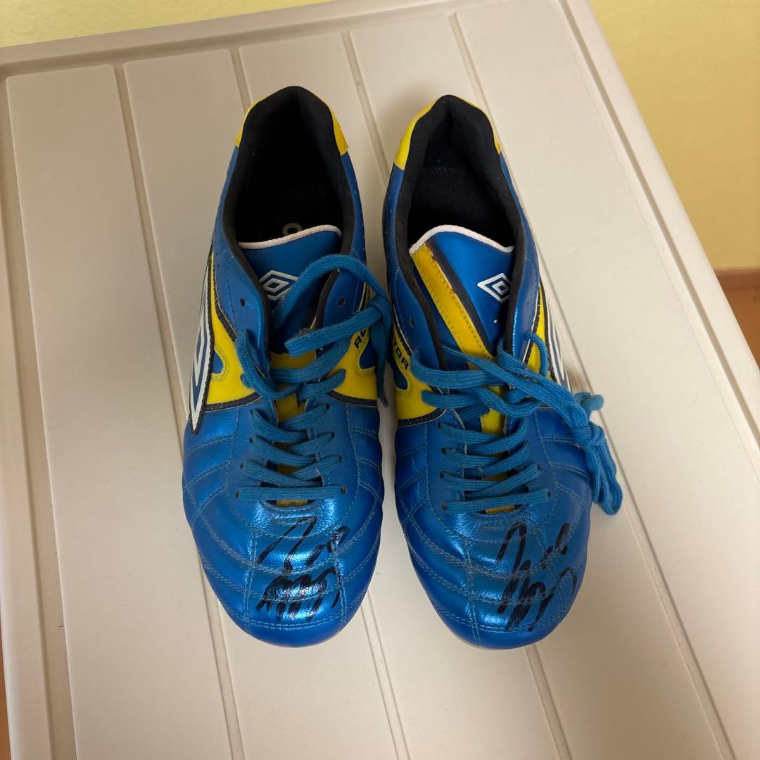 Umbro FUTA スパイクシューズ 青/黄