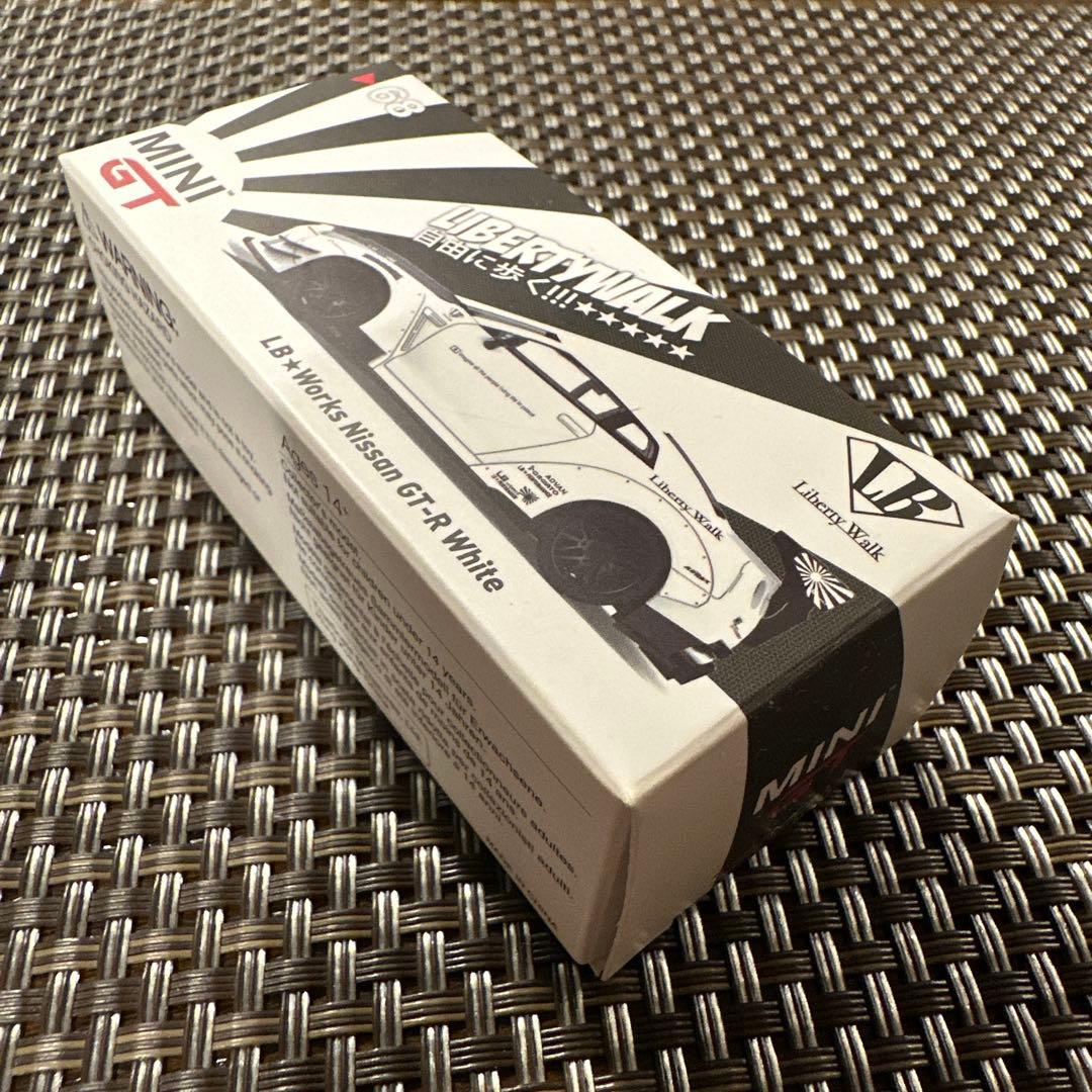 ミニカー MINI GT No.68 LB Works Nissan GT-R White