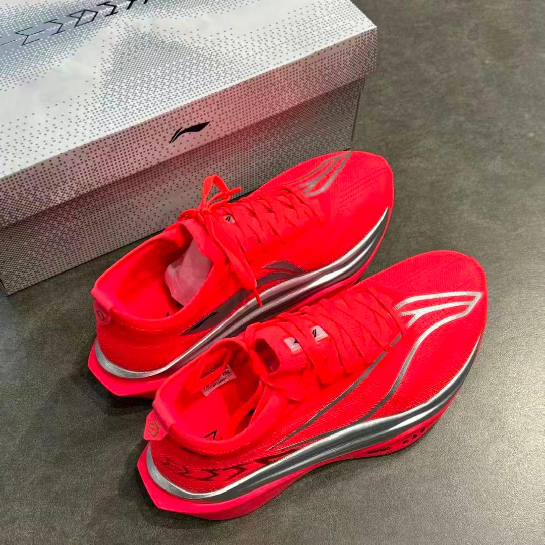 LI−NING FEIDIAN 6 ELITE 「CNY」 限定カラー US9