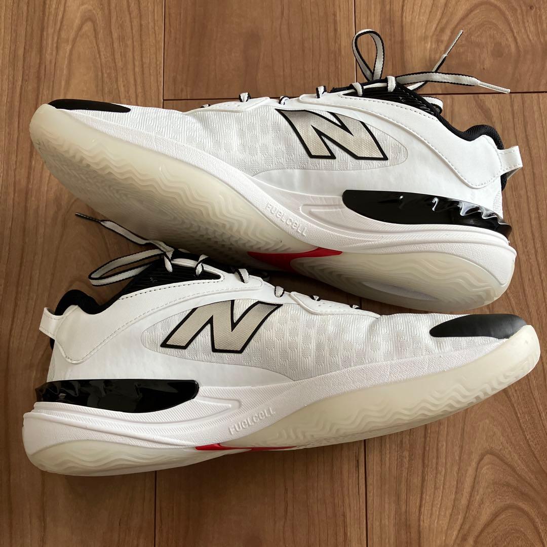 【美品】ニューバランス　HESI LOW V2 30センチ