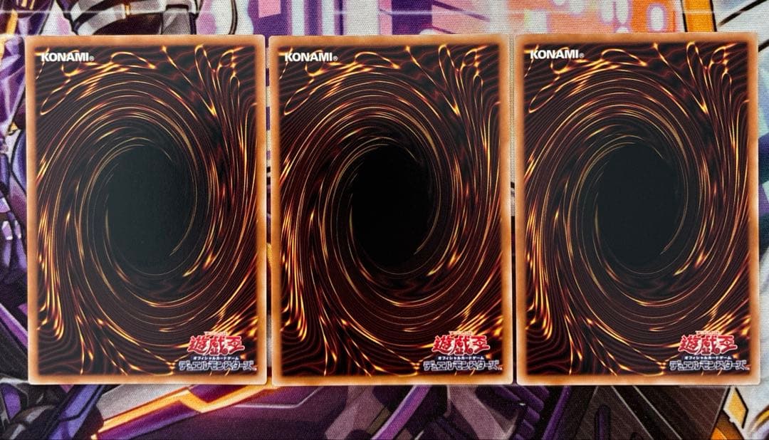 遊戯王　ブラックマジシャン　高レアデッキパーツ　プリズマ　3種　日版