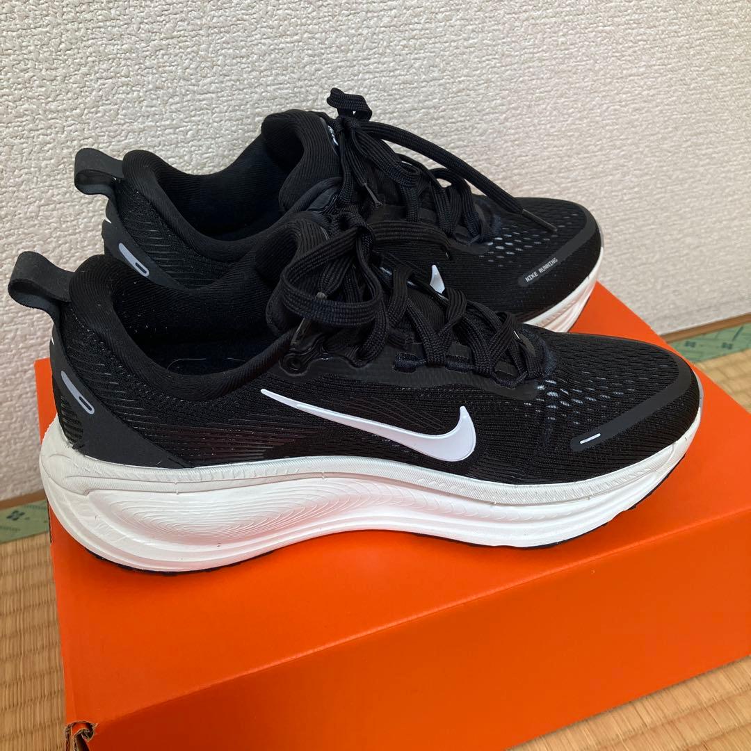 NIKE ボメロ18 22.5cm