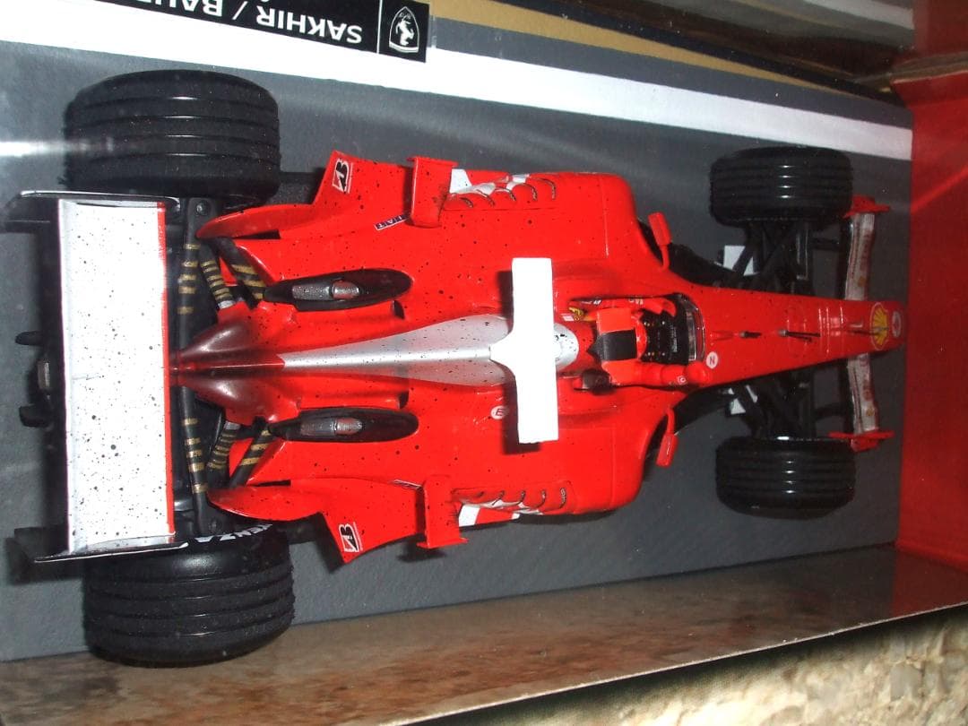 未開封　フェラーリ　F２００４　シューマッハ　＃１　バーレーン　マテル　１／１８