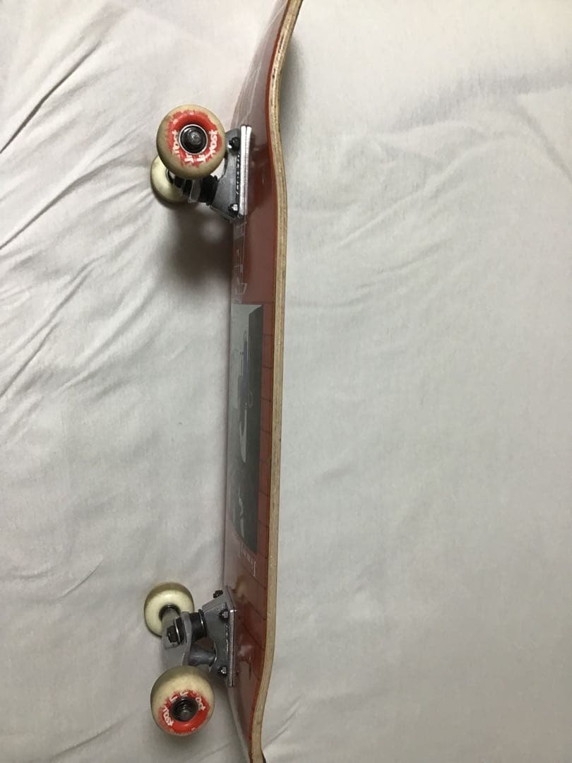 マジェンタスケートボード　コンプリート+ウィール付き　RYUです。