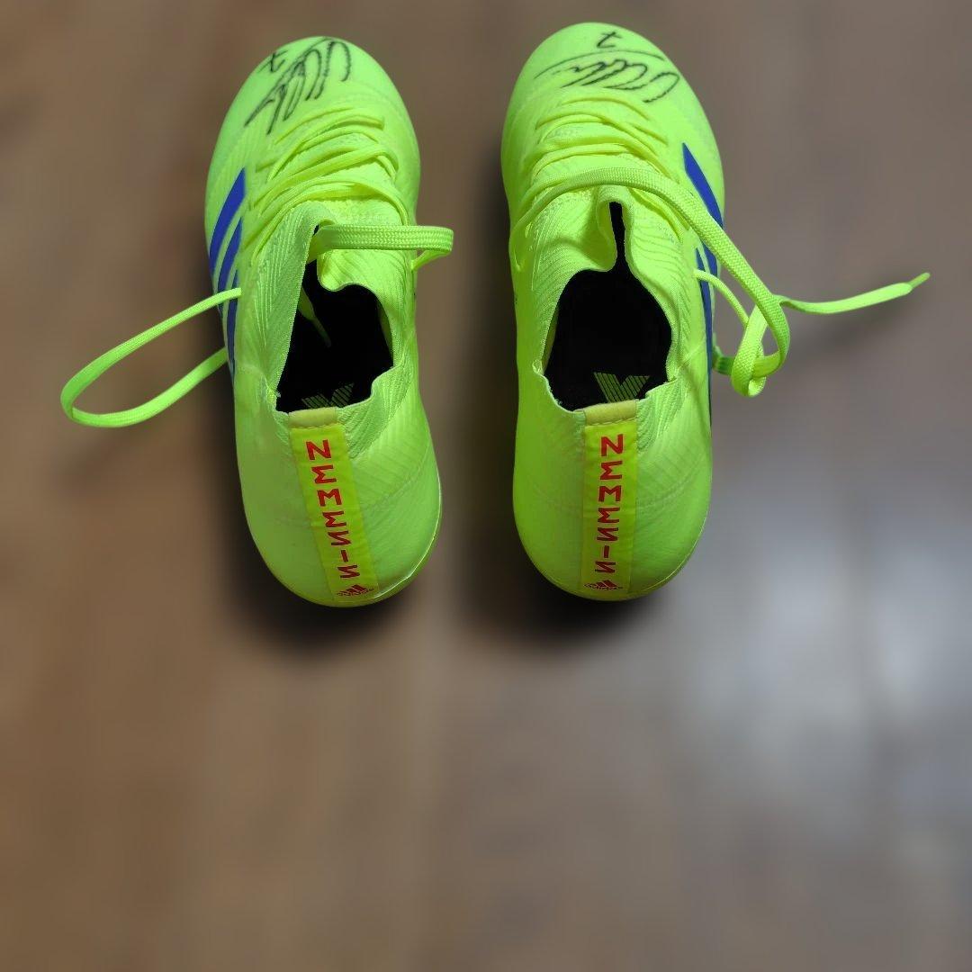 adidas Nemeziz サッカーシューズ サイン入り