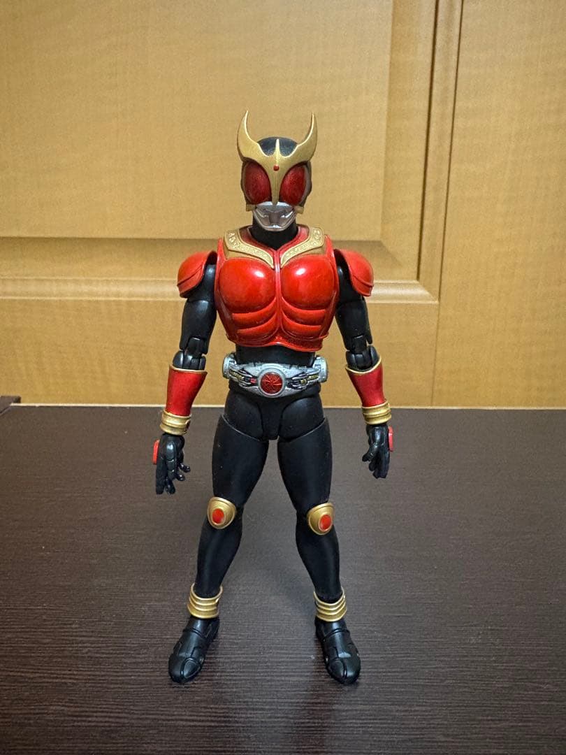フィギュアーツ　真骨彫　仮面ライダークウガ　マイティフォーム
