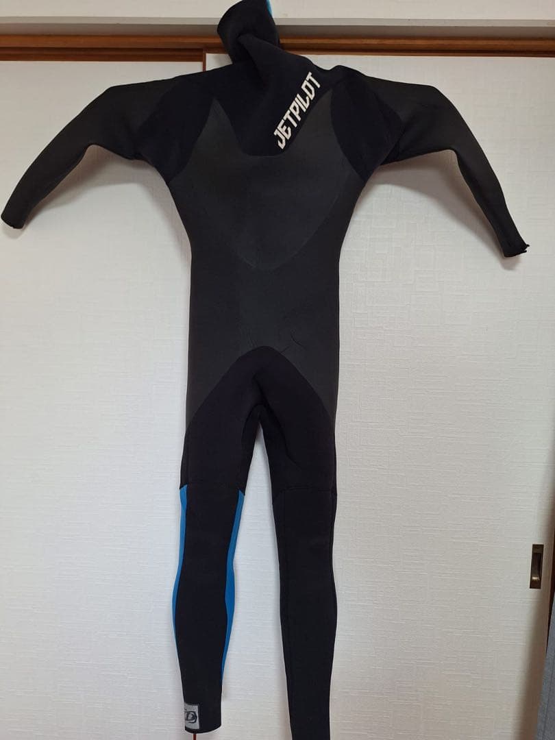 ２着Hele i Wahoウェットスーツ3/2mmとJetPilot 5/3mm