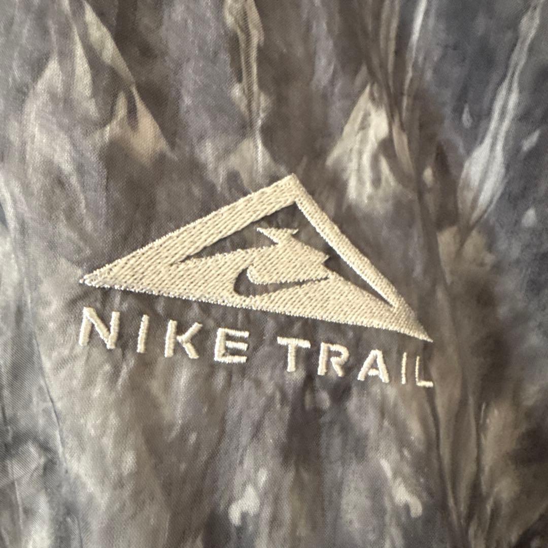 新品！ナイキNIKE トレイル　ウインドブレーカー Ｌサイズ