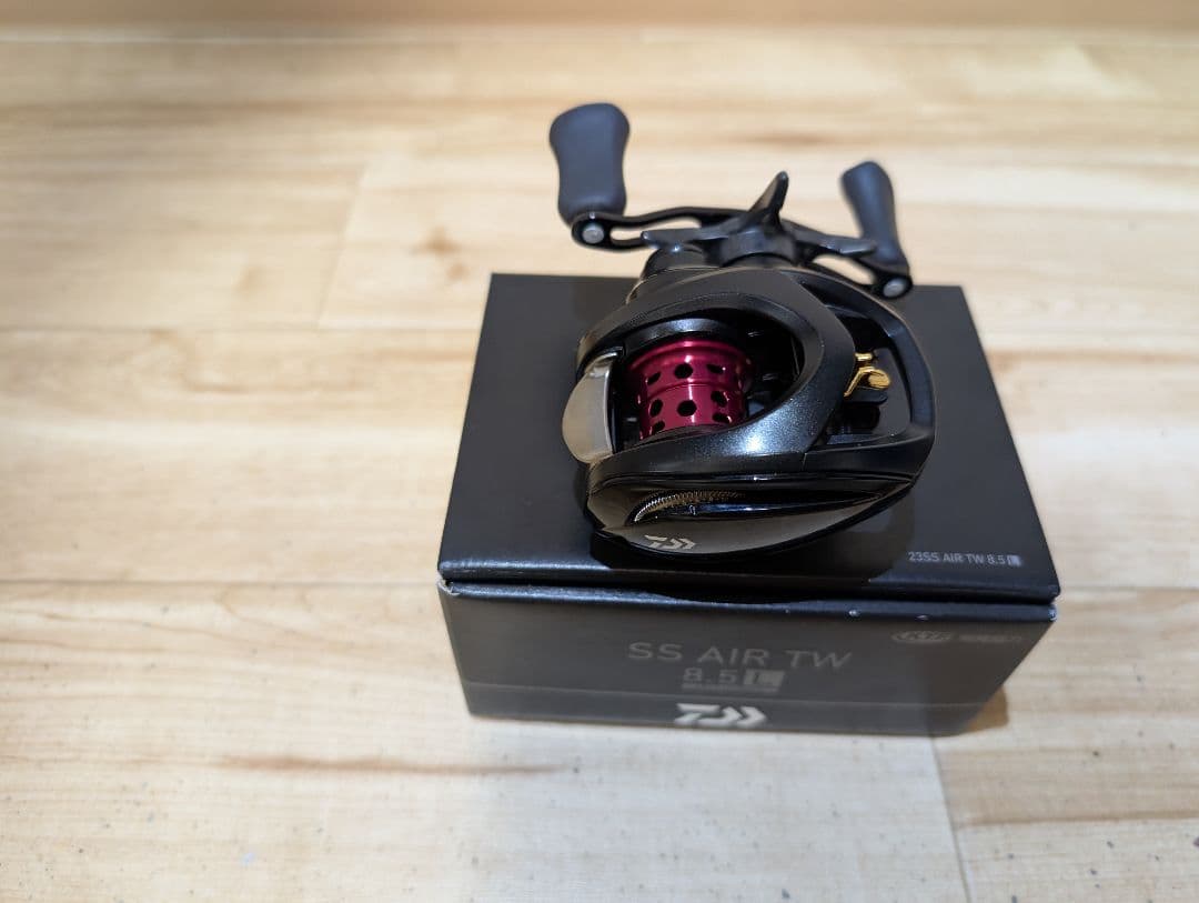 美品　ダイワ 23 SS AIR TW 8.5L　左ハンドル　スプール新品
