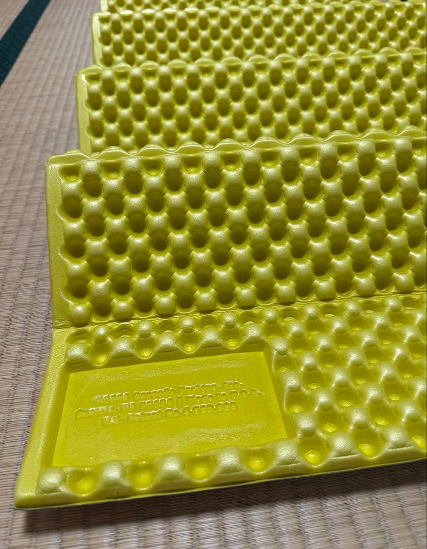 アウトドアマット サーマレスト Zライト ソル R シルバー×レモン　収納袋付