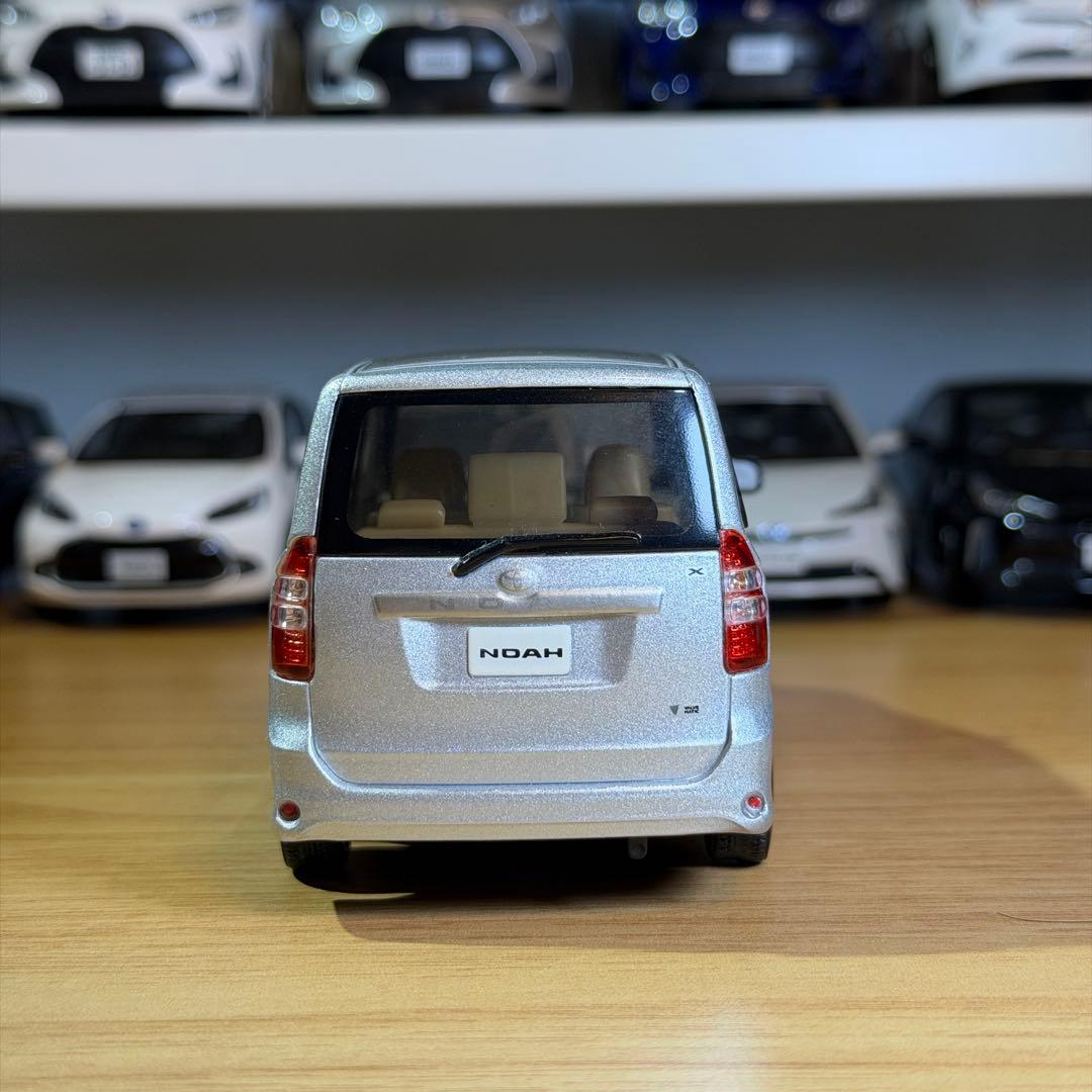 【非売品】トヨタ ノア カラーサンプルミニカー 1/30