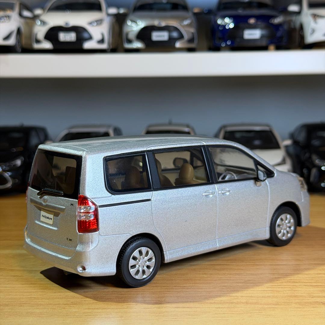 【非売品】トヨタ ノア カラーサンプルミニカー 1/30