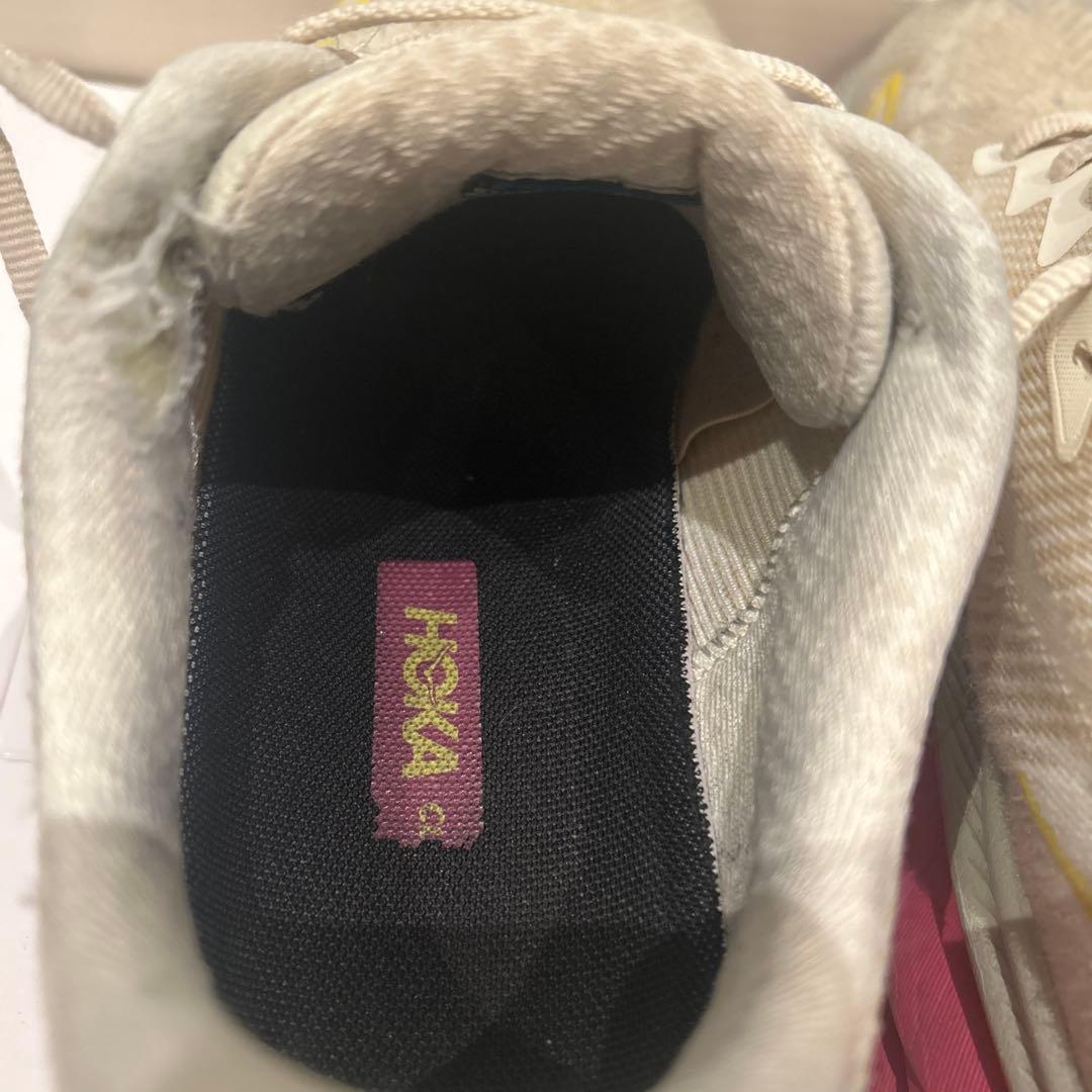 【美品】HOKA ONEONEクリフトン9 27.0cm オフホワイト/ピンク