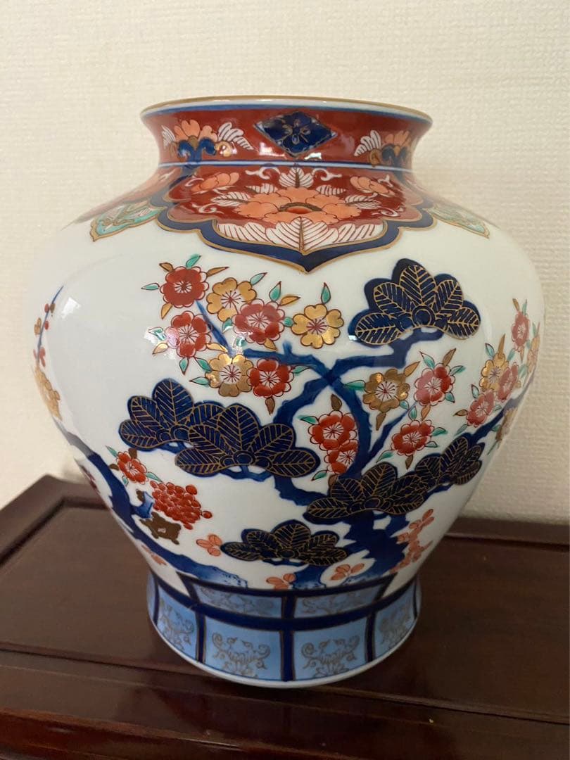 有田焼　染錦金彩人物図　絢爛豪華 松竹梅図　花瓶壺　花器