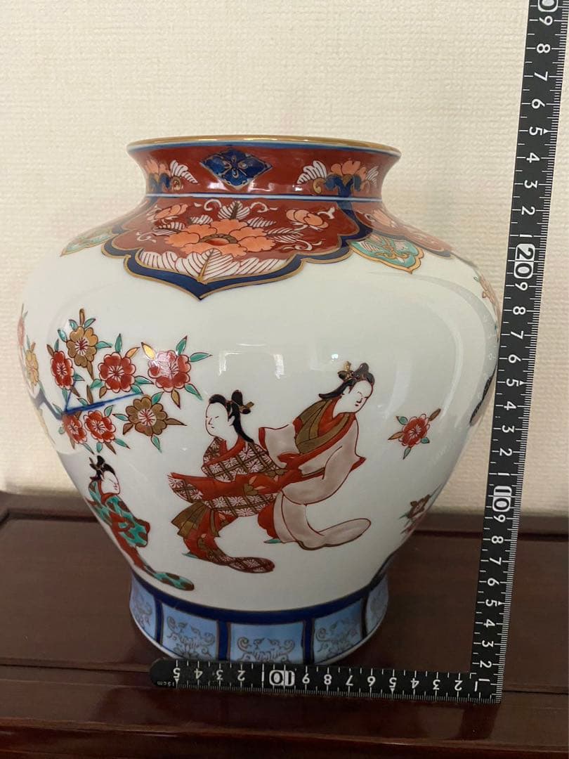 有田焼　染錦金彩人物図　絢爛豪華 松竹梅図　花瓶壺　花器
