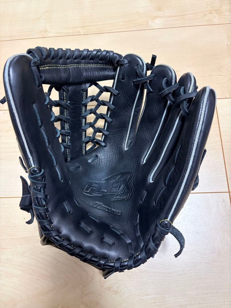 MIZUNO FLEX DUAL 軟式グローブ 大人用ブラック 外野手用 ミズノ
