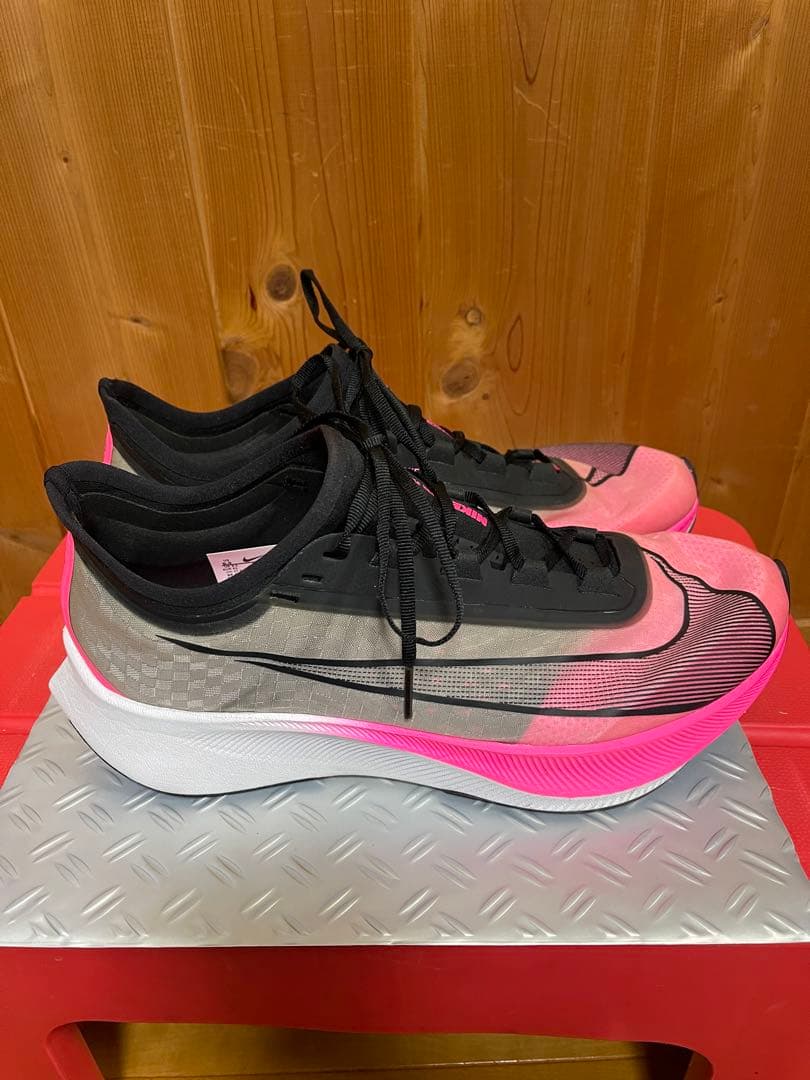 NIKE ZOOMFLY3 ランニグシューズ　27.5cm ピンク　箱無し