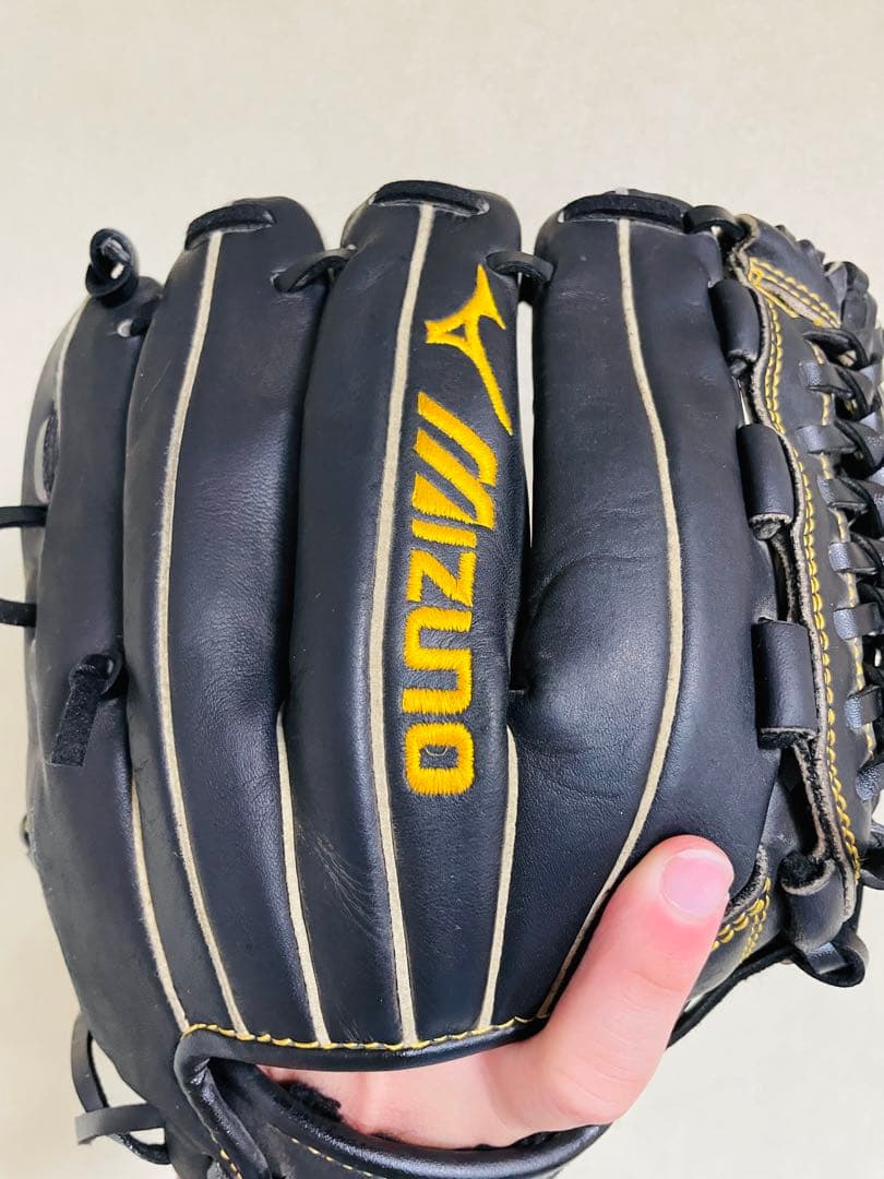 ✨美品✨ミズノ　MIZUNO 野球グローブ　黒　ブラック　即戦力