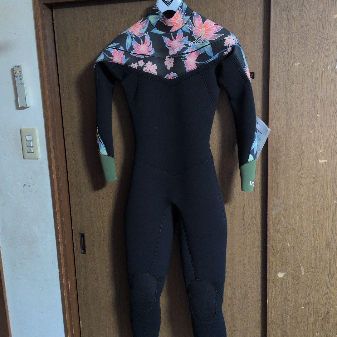 新品未使用 　ROXY フラワー柄 フルスーツ MLサイズ