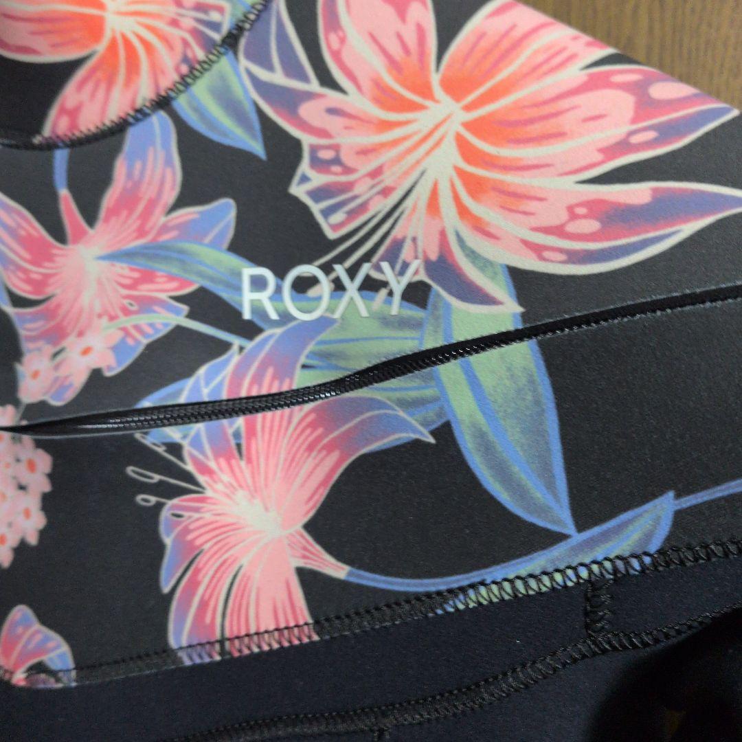 新品未使用 　ROXY フラワー柄 フルスーツ MLサイズ