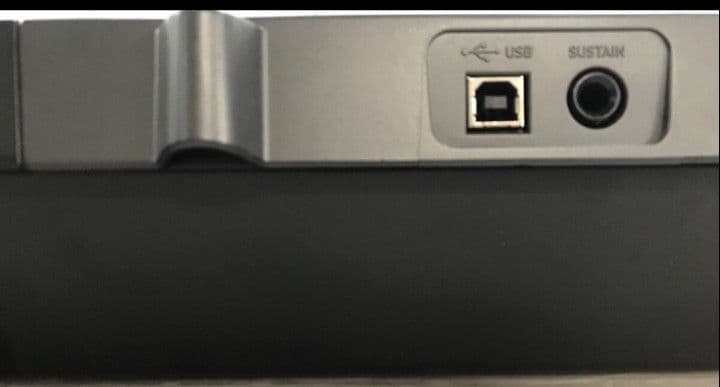 送料込みCASIO電子キーボード61鍵盤CTK-2200バック取扱説明書付き美品