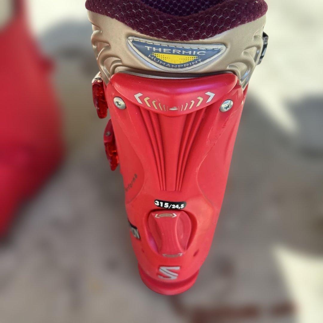 SALOMON 女性用スキー用ブーツ レッド