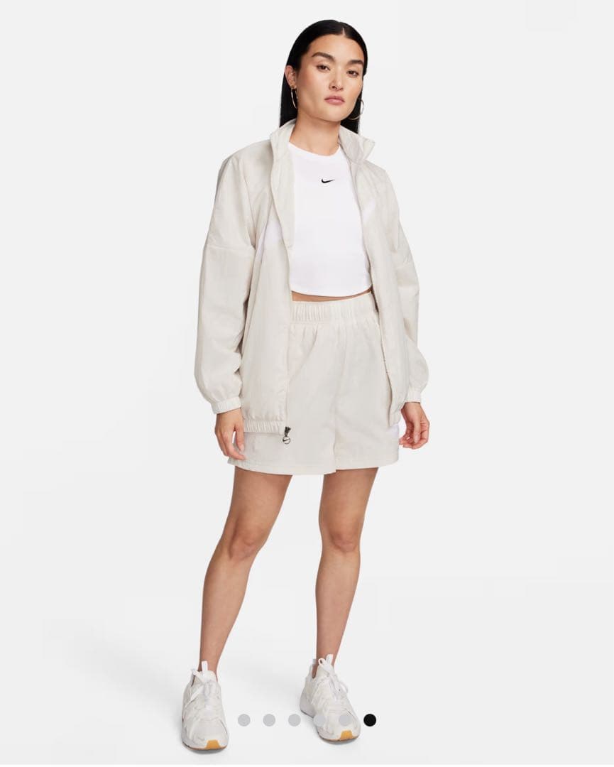 NIKE ナイキ ウィンドブレーカー　エッセンシャル ウーブン ジャケット
