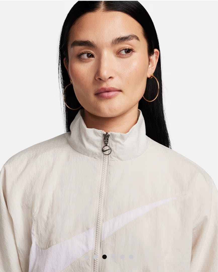 NIKE ナイキ ウィンドブレーカー　エッセンシャル ウーブン ジャケット