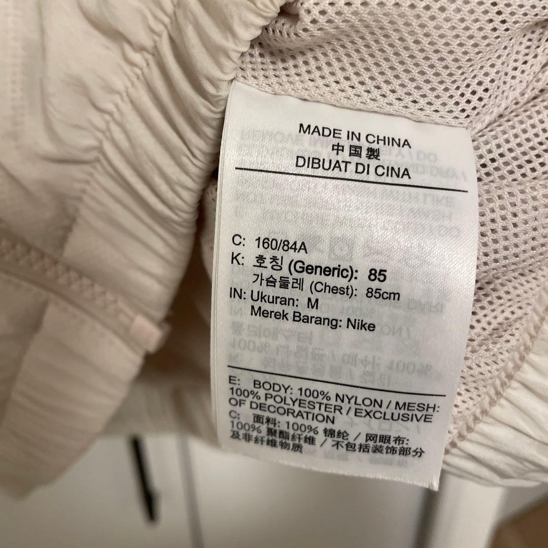 NIKE ナイキ ウィンドブレーカー　エッセンシャル ウーブン ジャケット