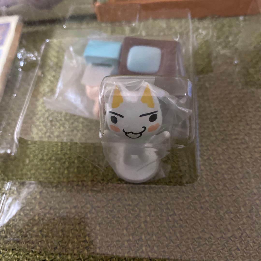 かわいいお部屋どこでもいっしょフィギュア付きトロ2体と小物2種付きガチャ小物付き