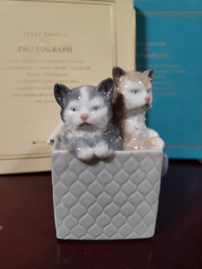 リヤドロ　NAO　猫　陶器　置物　アンティーク　LLADRO　骨董市