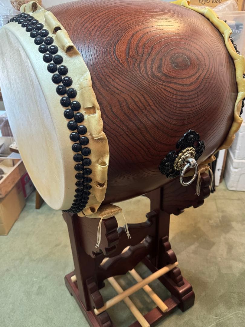【和太鼓】美！1尺5寸長胴宮太鼓(鼓面径45ｃｍ）本赤欅材■奉納用台付き☆値下げ