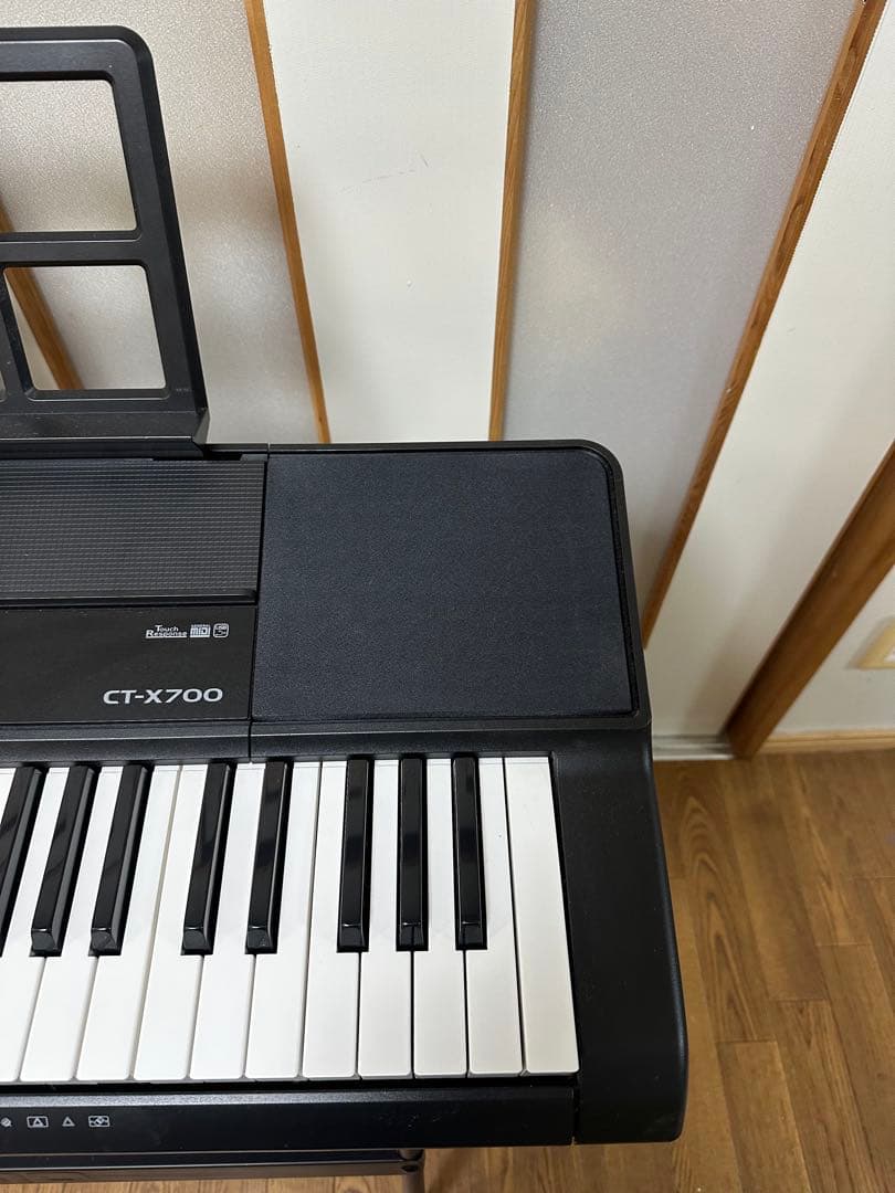 美品CASIO デジタル 電子キーボード CТ-X700 スタンド付き99%