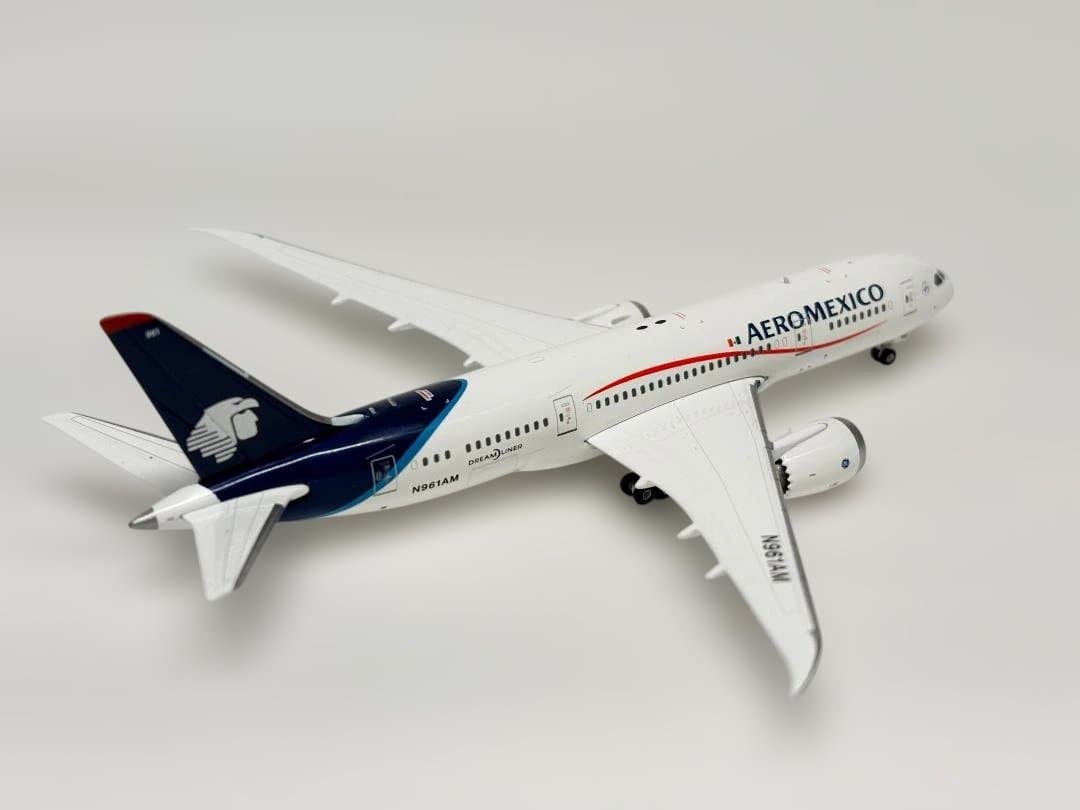 AEROMEXICO Boeing 787-8 1:400スケール