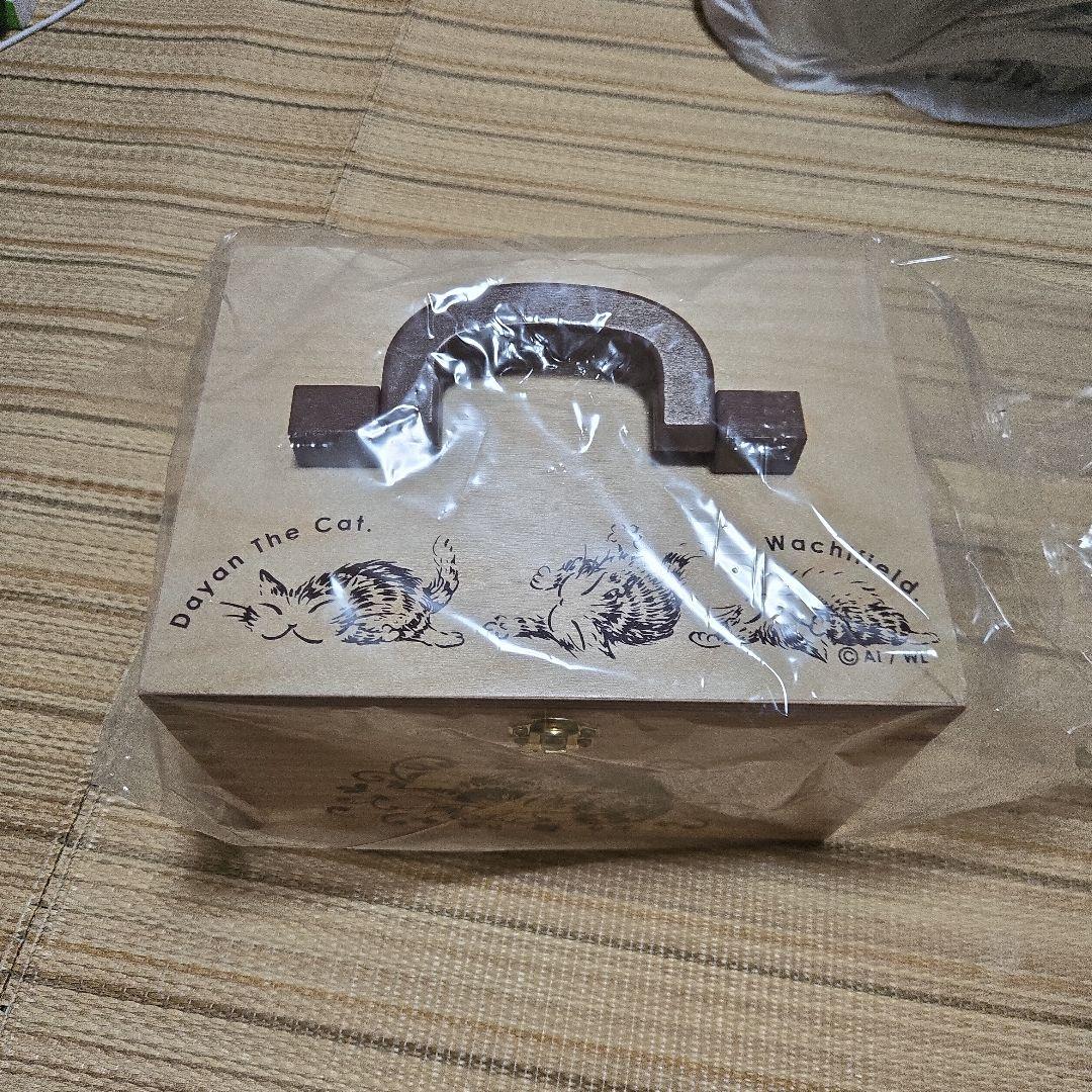 Dayan The Cat 木製小物入れ