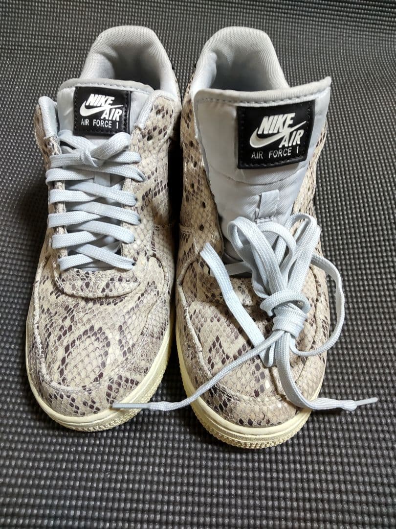 Nike Air Force 1 プレミアムスネークスキン　値下げ