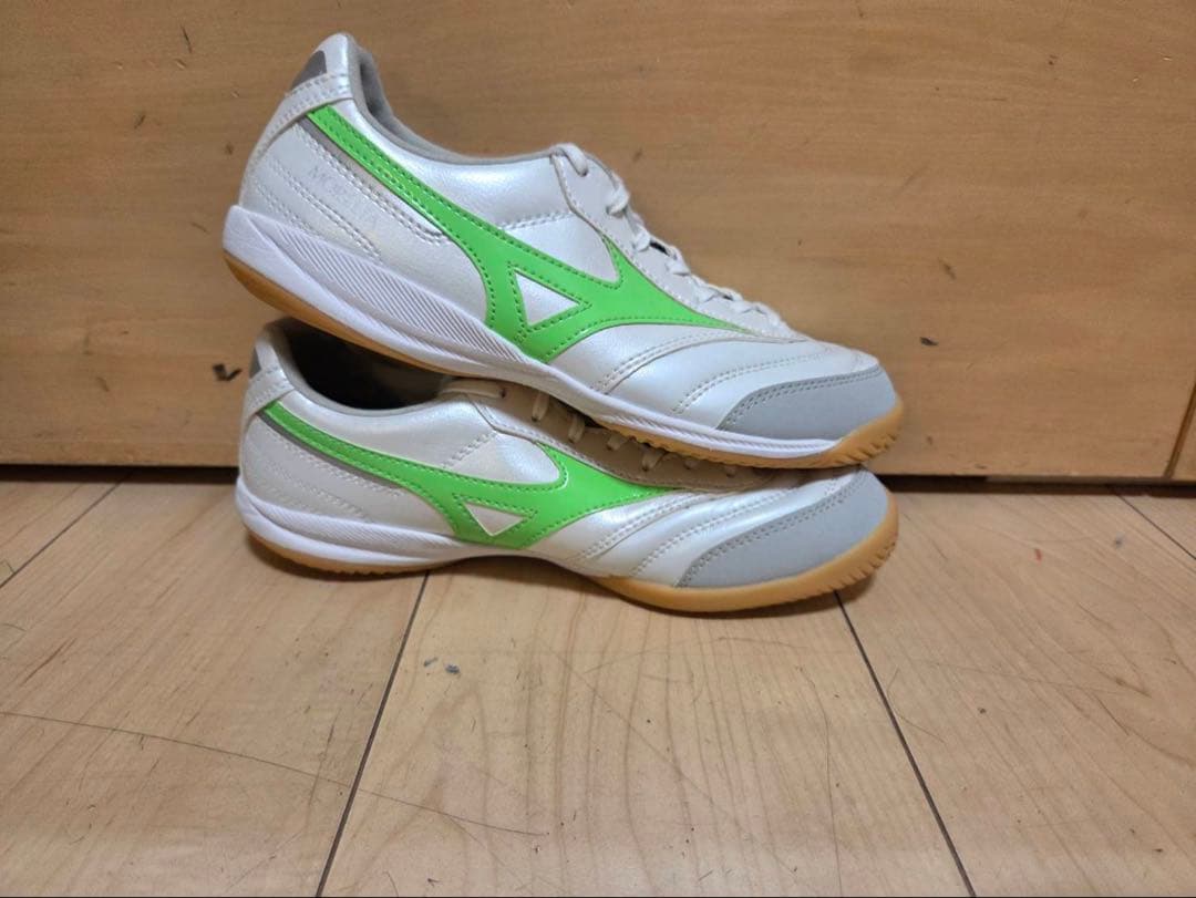 Mizuno フットサルシューズ ホワイト/グリーン23.5
