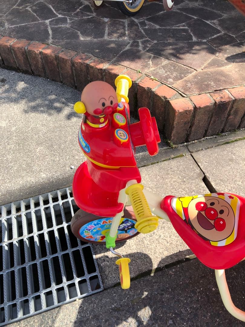 それいけ！アンパンマン デラックスII 三輪車 レッド 日よけ付き