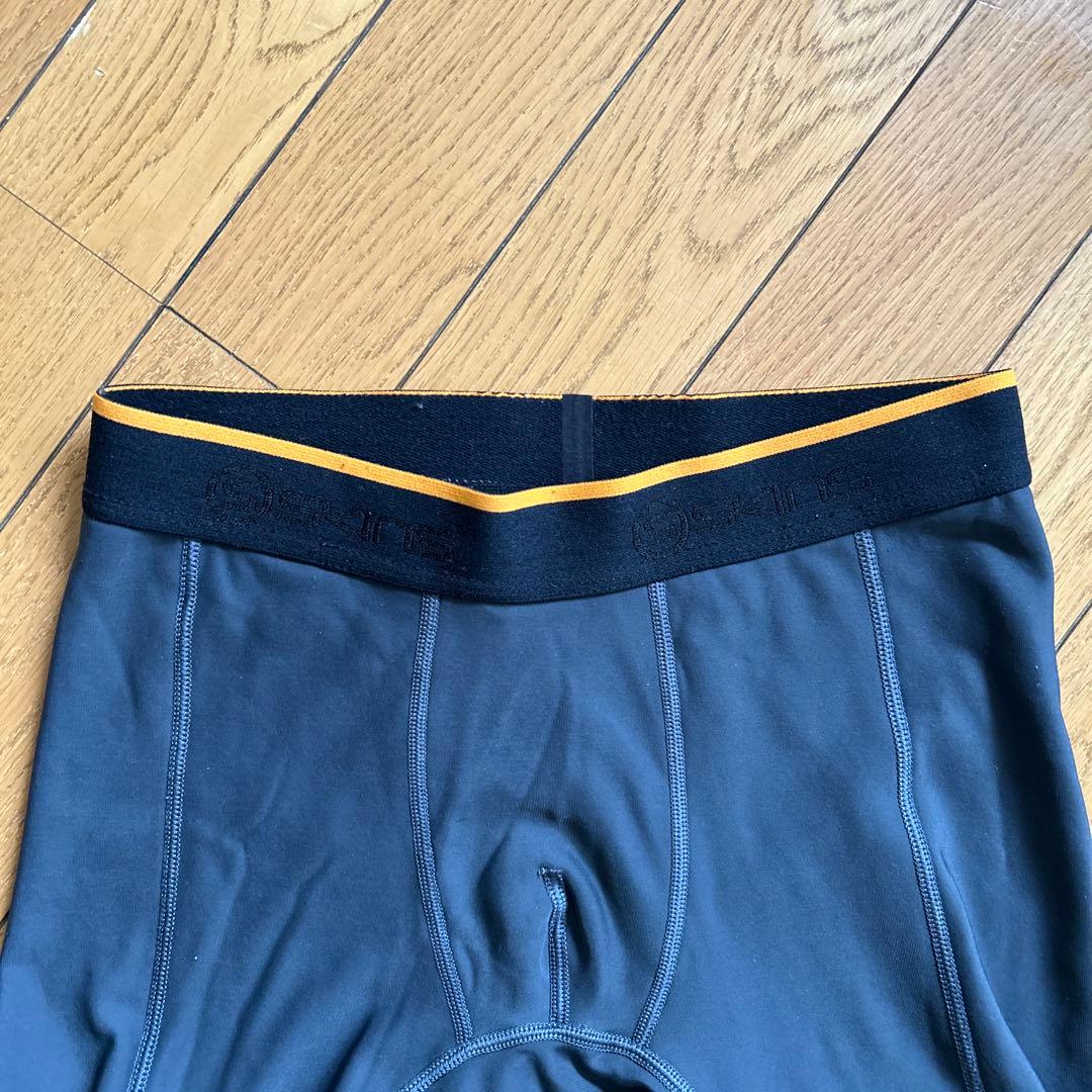 ◾️skins◾️400Sシリーズ◾️メンズ◾️Mサイズ◾️サイズが合えばお買い得◾️上下◾️