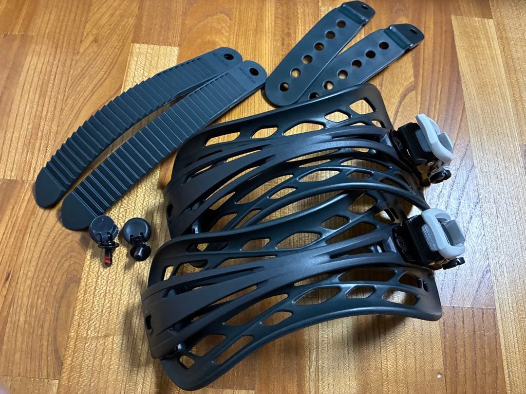 新品バートンCARTELカーテルアンクルストラップ左右タンスライダーラチェット