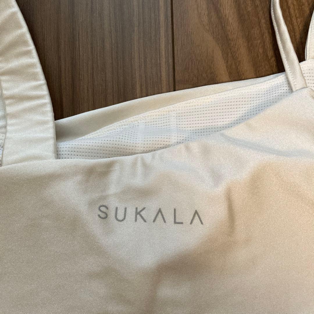 SUKALA アシンメトリーギャザーブラトップ