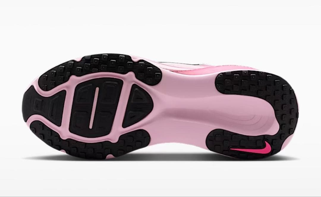 【新品未使用】NIKE ナイキ ボメロ 18 ￼ランニングシューズ ピンク