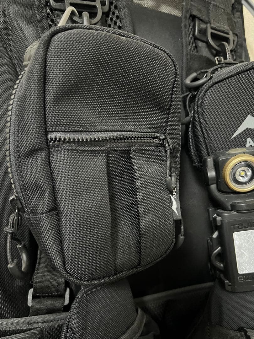 APIAアングラーズサポートベスト Ver.4 ノーネーム　極美品