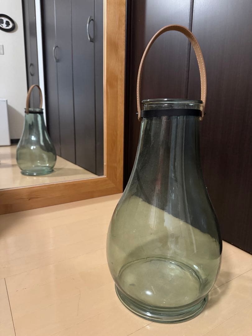 大型ガラス製花瓶 レザーストラップ付き