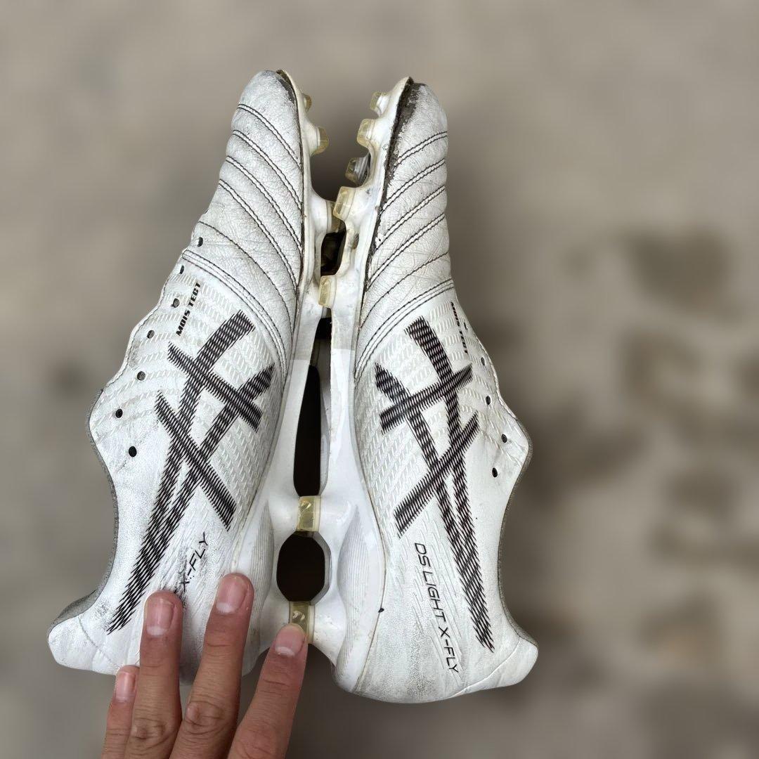 Asics DS LIGHT X-FLY サッカーシューズ